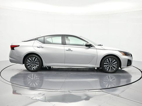 Certified 2025 Nissan Altima 2.5 SV FWD image 4