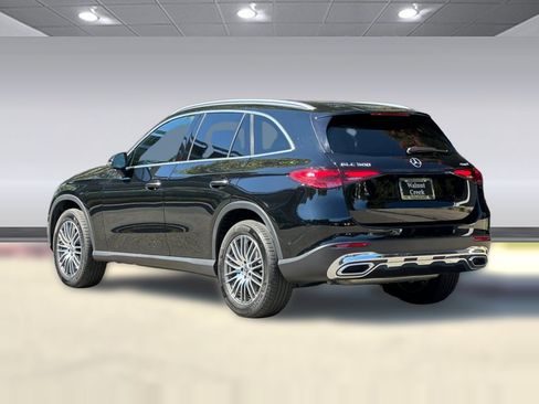 Used 2024 Mercedes-Benz GLC 300 4MATIC image 3