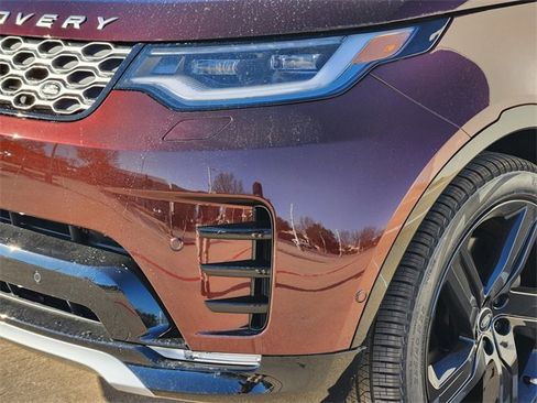 New 2026 Land Rover Discovery Limited Edition image 5