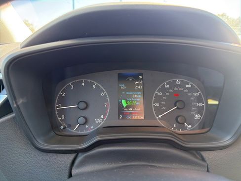 Used 2025 Toyota Corolla LE image 14