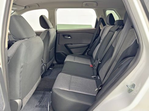 Used 2023 Nissan Rogue SV FWD image 34
