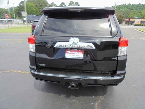 Used 2013 Toyota 4Runner Limited AWD/4WD image 4