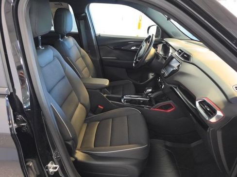 Used 2022 Chevrolet TrailBlazer RS w/ Sun and Liftgate Package AWD/4WD image 17