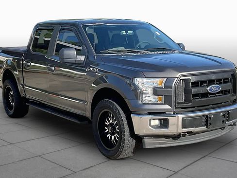 Used 2017 Ford F150 XL w/ Equipment Group 101A Mid AWD/4WD image 3