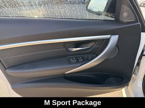 Used 2018 BMW 340i xDrive Sedan w/ Premium Package image 14
