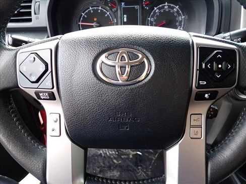 Used 2022 Toyota 4Runner SR5 AWD/4WD image 15