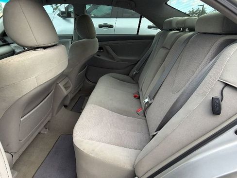 Used 2011 Toyota Camry LE image 13