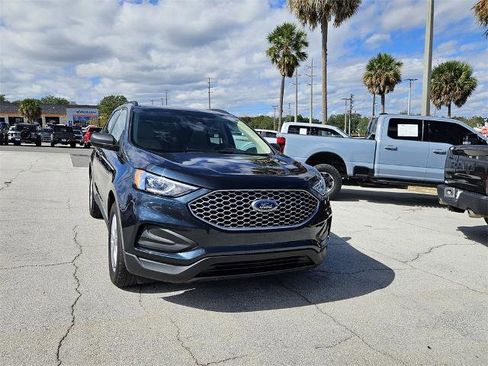 Certified 2024 Ford Edge SE image 2