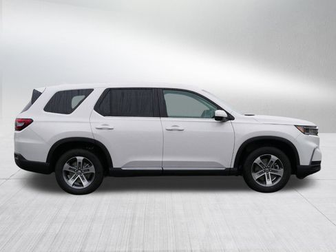 New 2025 Honda Pilot EX-L image 8