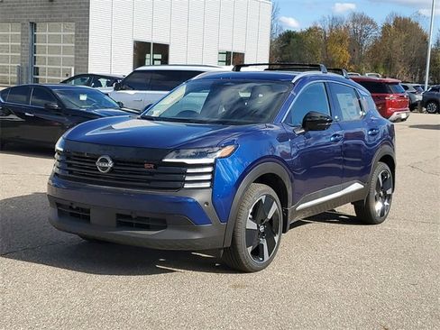 New 2026 Nissan Kicks SR image 2