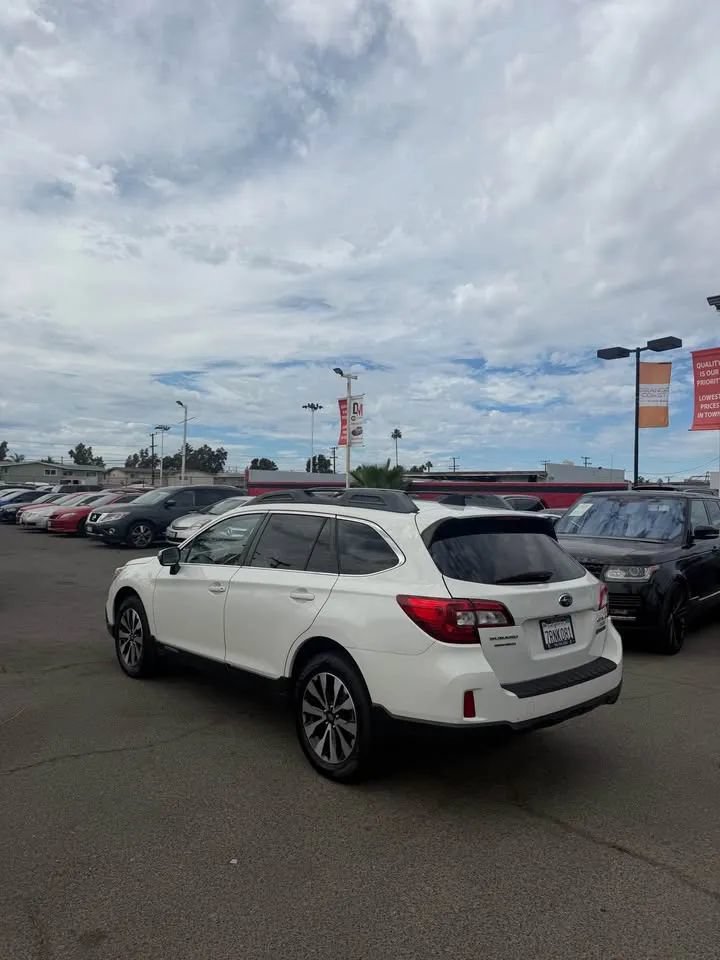 Used 2016 Subaru Outback 2.5i Limited AWD/4WD image 4