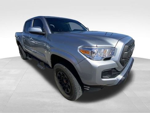 Used 2022 Toyota Tacoma SR image 16