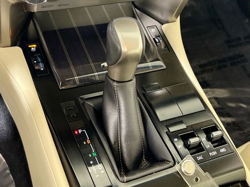 Used 2021 Lexus GX 460 Premium image 17