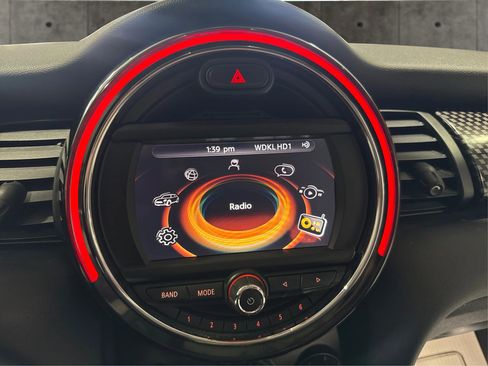 Used 2015 MINI Cooper S image 17