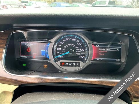 Used 2018 Ford Taurus Limited FWD image 18
