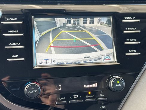 Used 2019 Toyota Camry SE FWD image 24