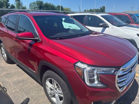 Used 2022 GMC Terrain SLE w/ Driver Convenience Package AWD/4WD image 8
