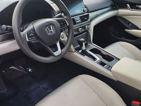 Used 2018 Honda Accord LX image 7