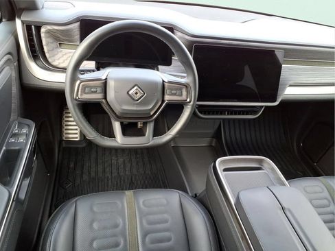 Used 2022 Rivian R1T Adventure AWD/4WD image 12
