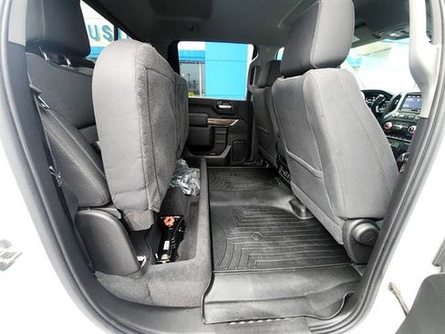 Used 2022 GMC Sierra 2500 SLE w/ SLE Value Package; image 14