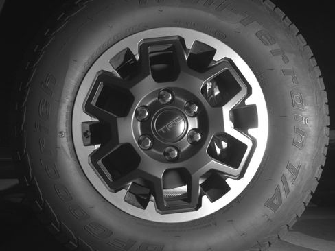 Used 2025 Toyota Tacoma TRD Off-Road image 12