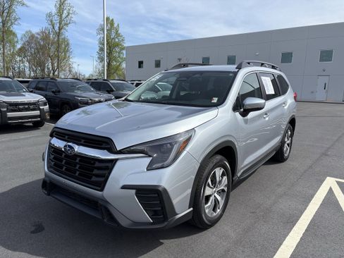 Certified 2025 Subaru Ascent Premium AWD/4WD image 3