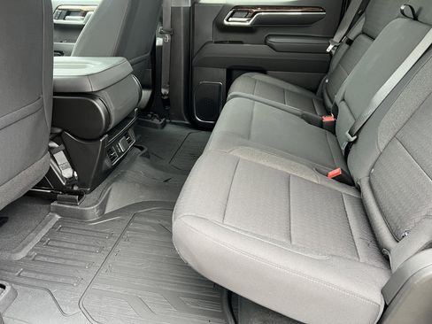 Used 2025 GMC Sierra 1500 Elevation image 18