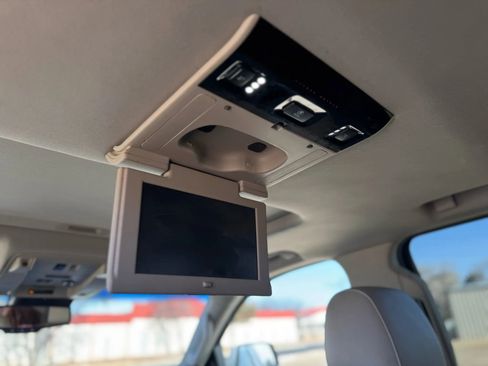 Used 2015 Cadillac Escalade ESV Premium image 25