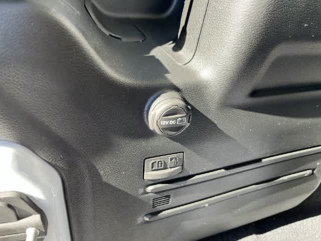 Used 2021 Jeep Wrangler Unlimited Sahara w/ Cold Weather Group AWD/4WD image 31
