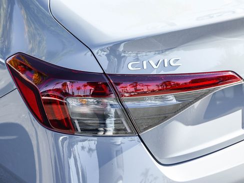 Used 2025 Honda Civic Sport image 8