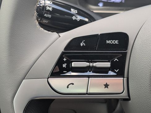 New 2026 Hyundai Elantra SEL Sport Premium FWD image 29