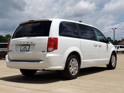 Used 2018 Dodge Grand Caravan SE w/ UConnect Hands-Free Group FWD image 6