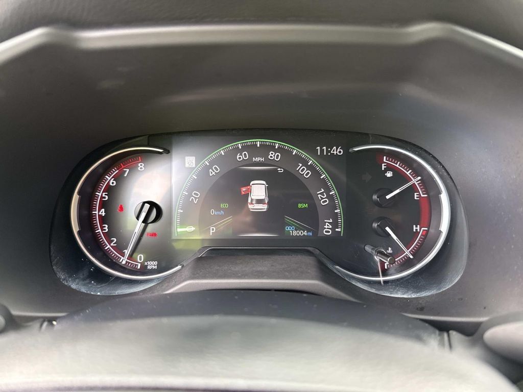 Used 2024 Toyota RAV4 XLE FWD image 36