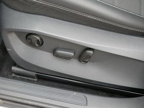 Used 2022 Volkswagen Taos SE image 17