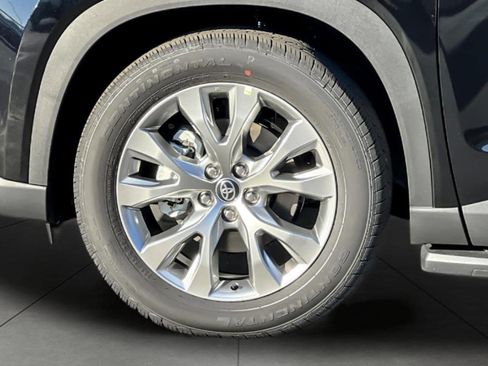 New 2026 Toyota Grand Highlander Limited image 32