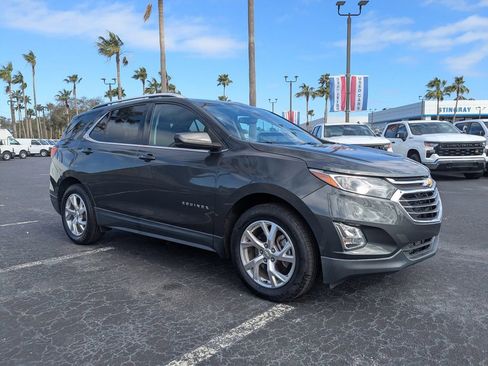 Used 2020 Chevrolet Equinox LT image 2