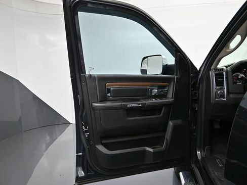 Used 2017 RAM 1500 Laramie w/ Convenience Group image 11