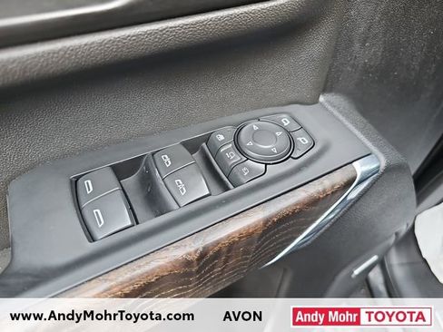 Used 2022 GMC Sierra 2500 Denali w/ Denali Black Diamond Edition image 12