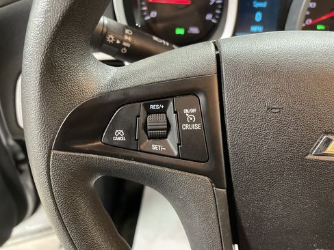 Used 2017 Chevrolet Equinox LS image 17