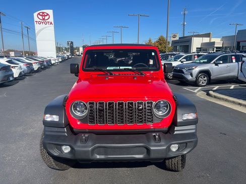 Used 2025 Jeep Wrangler Sport image 8