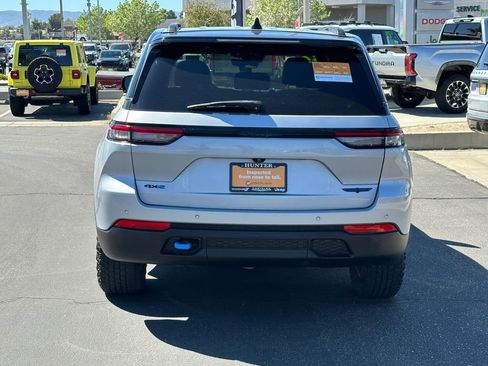Certified 2022 Jeep Grand Cherokee Trailhawk image 6