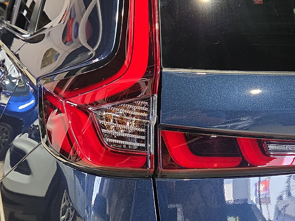 Used 2023 Honda CR-V Sport Touring image 9