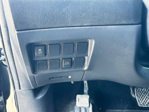 Used 2020 Nissan Pathfinder S FWD image 10