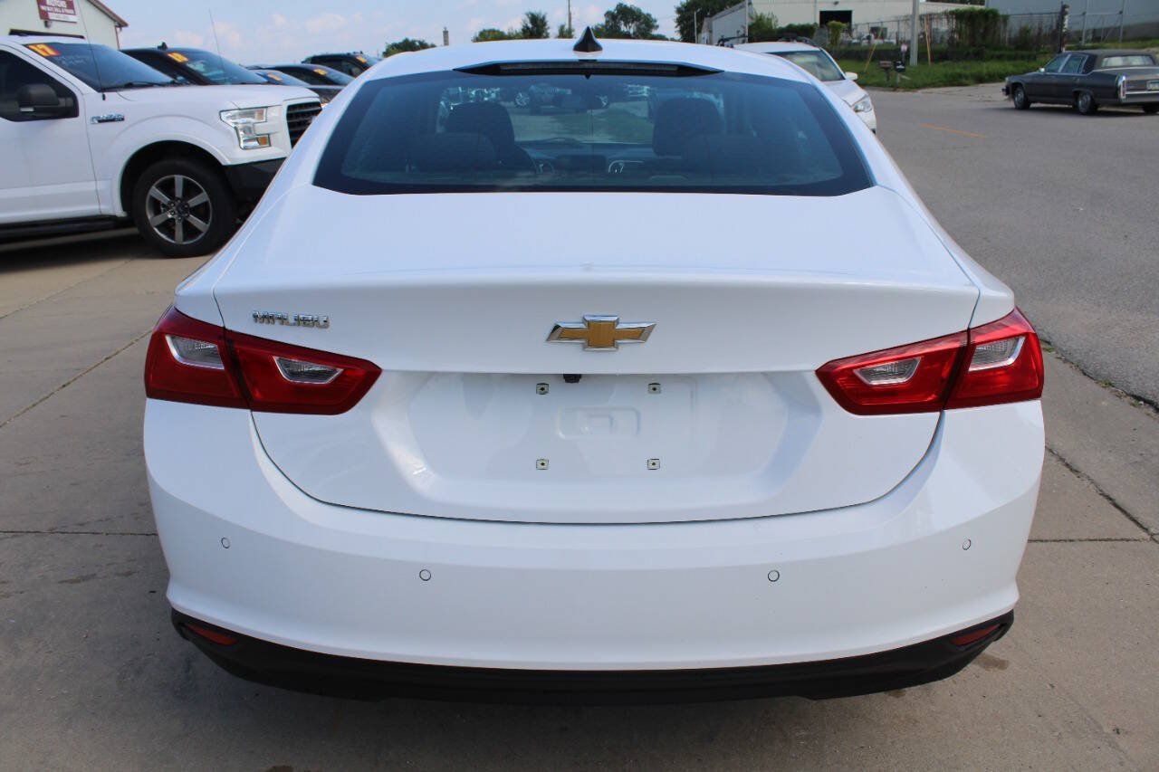 Used 2024 Chevrolet Malibu LS w/ Driver Confidence Package FWD image 3