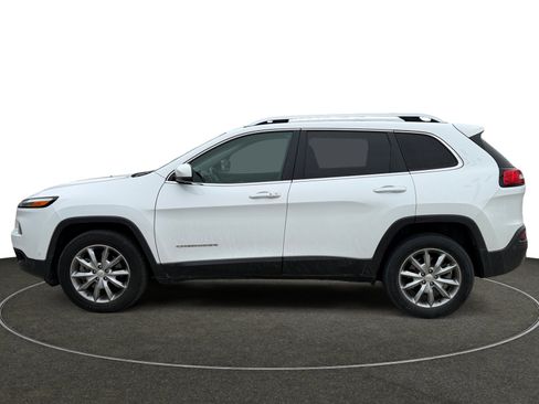 Used 2018 Jeep Cherokee Limited w/ Technology Group image 2
