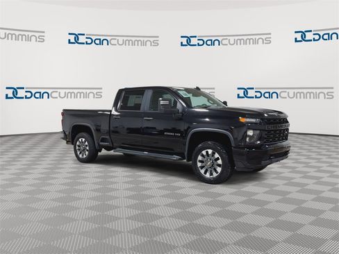 Used 2022 Chevrolet Silverado 2500 Custom w/ Custom Value Package image 2