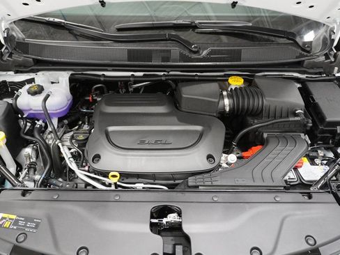 New 2026 Chrysler Pacifica Select FWD image 8