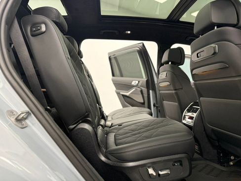 Used 2026 BMW X7 xDrive40i w/ Executive Package image 46