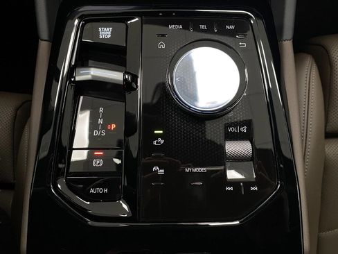 Certified 2024 BMW 530i xDrive w/ Convenience Package image 26