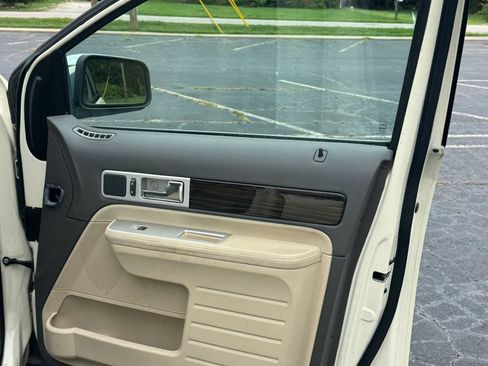 Used 2008 Lincoln MKX 2WD image 21